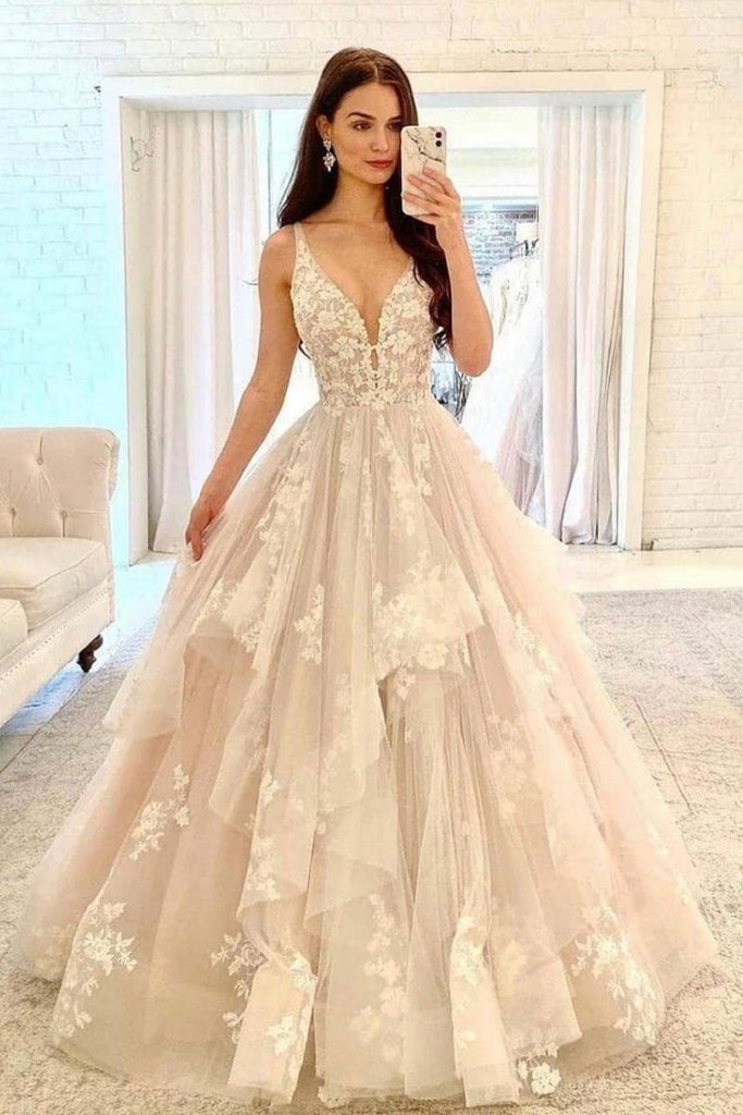 V Neck Appliques Ball Gown Prom Dress Elegant Formal Evening Dress OKX1