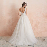 Elegant A-line Tulle Sleeveless Wedding Dress Lace Appliques Prom Gown OKU49