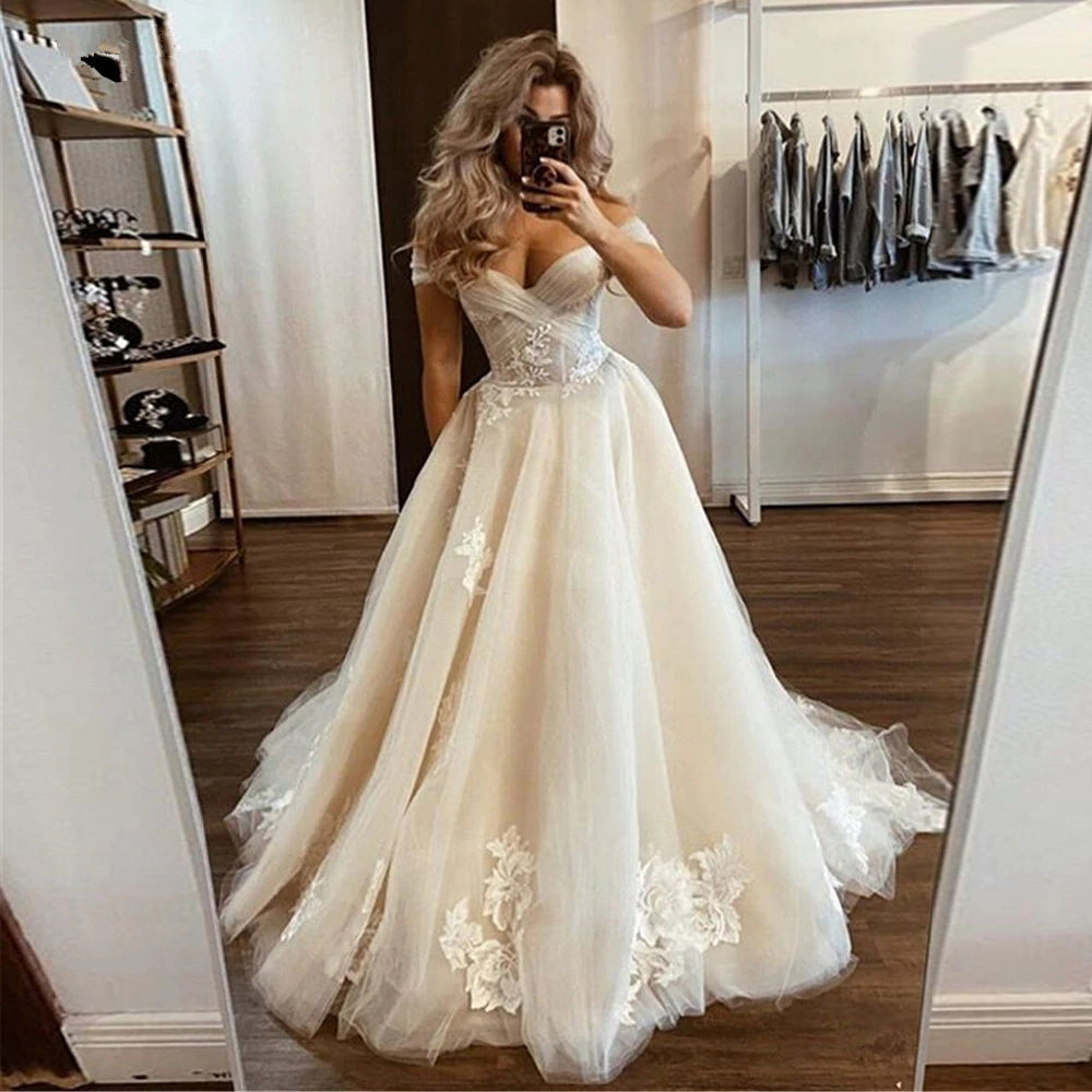 Off The Shoulder Lace Sweetheart Tulle Applique Wedding Dress Puffy Ball Gowns OKV34