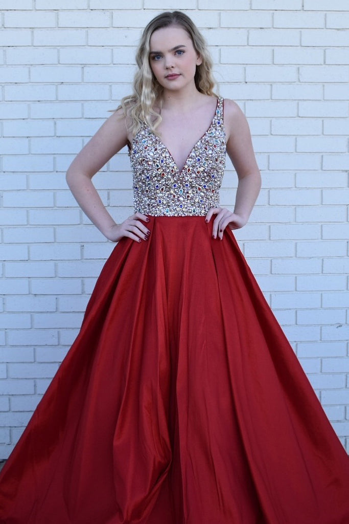 SLEEVELESS RED GOWN