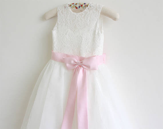 Ivory Lace Tulle Ivory Flower Girl Dresses With Pink Sash/Bows Sleeveless Floor-length OK207